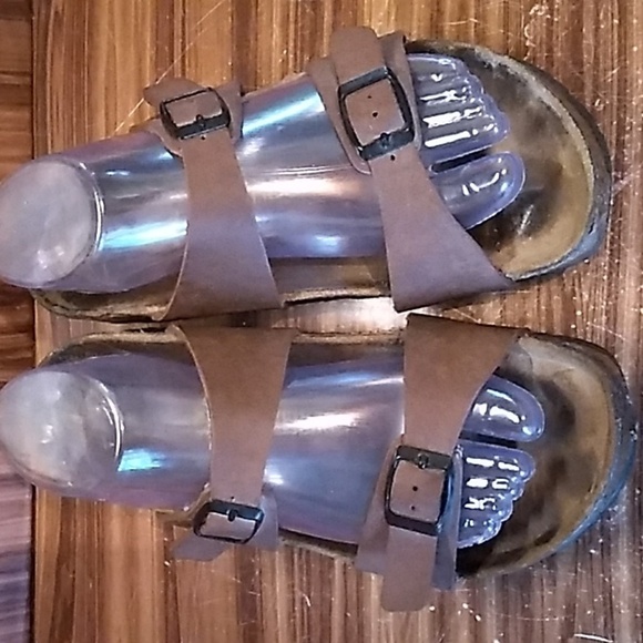 Birkenstock 9 to 9.5 sandals - Picture 1 of 8